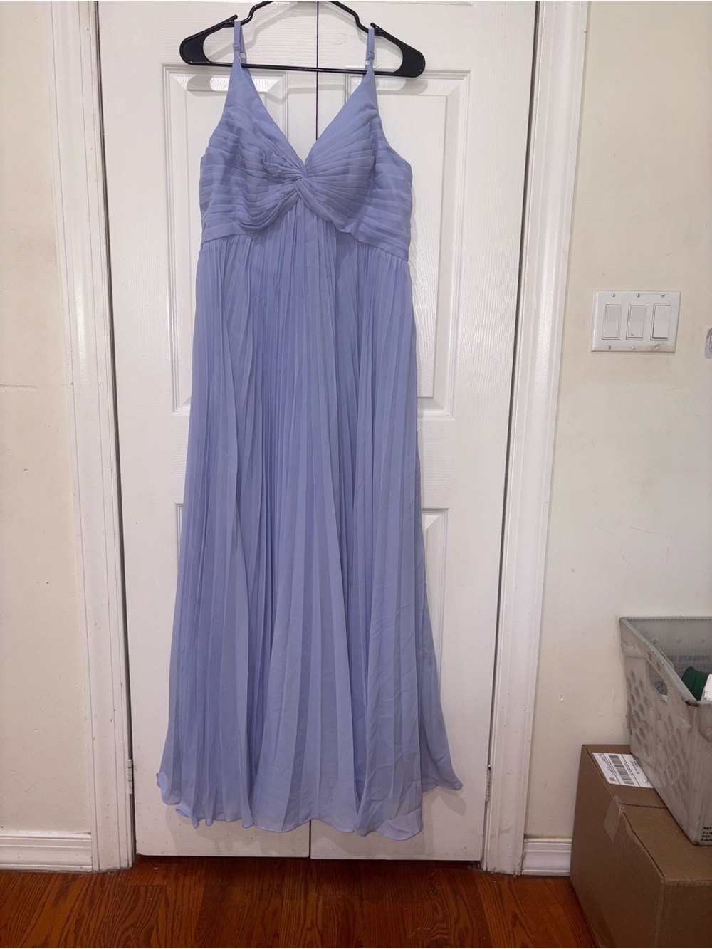 Elegant Lavender Pleated V-Neck Maxi Dress